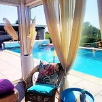 Merlot, Piscine Et Spa, Proche St Emilion
